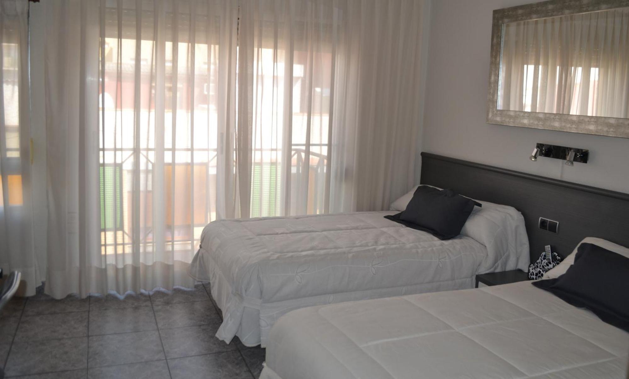 Hostal La Pilarica Paterna Zimmer foto