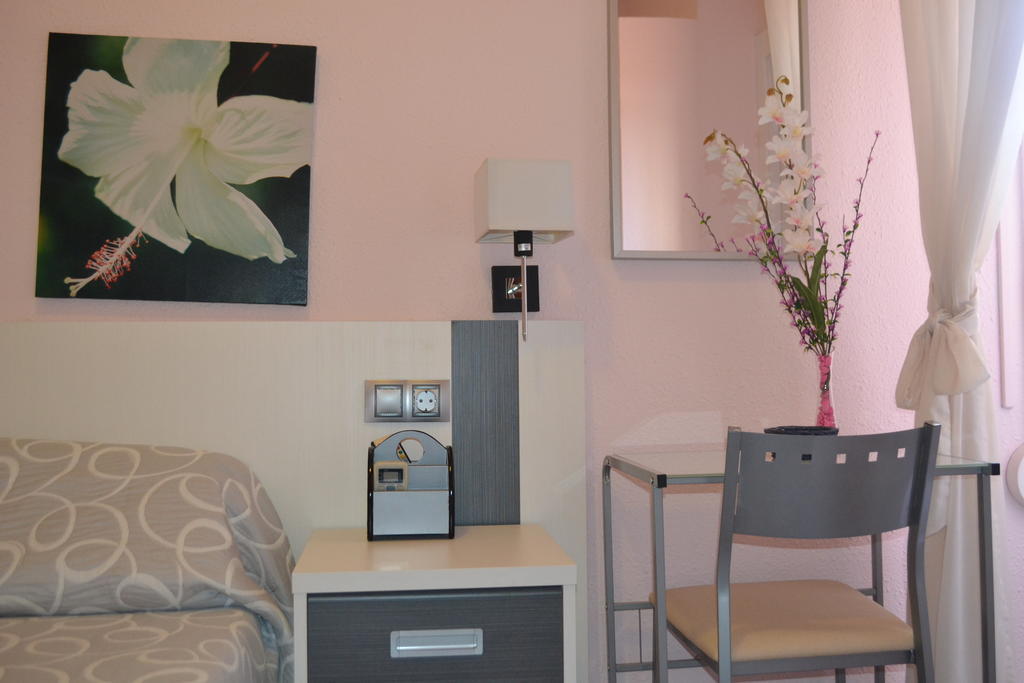 Hostal La Pilarica Paterna Zimmer foto