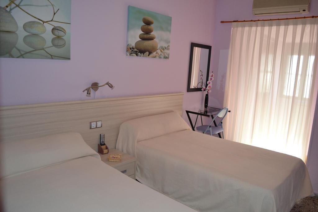 Hostal La Pilarica Paterna Zimmer foto