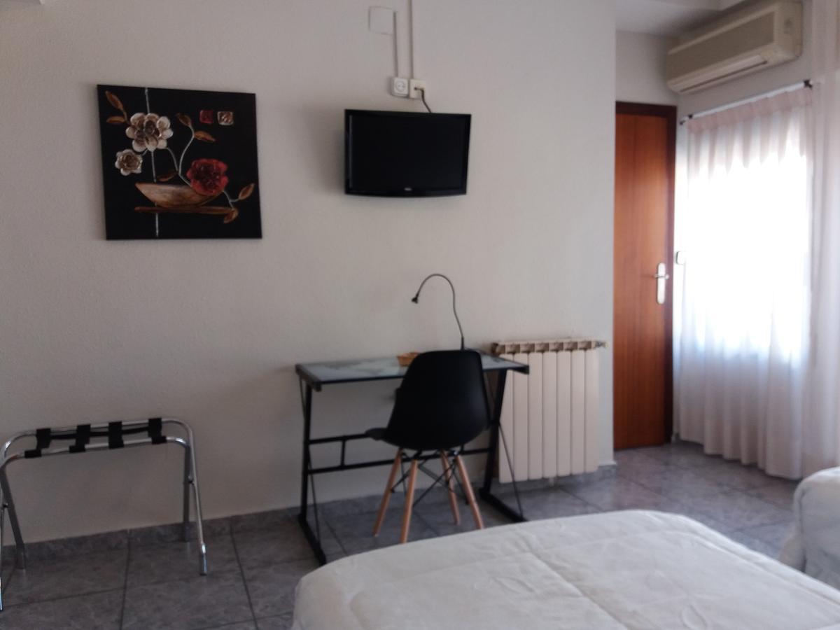 Hostal La Pilarica Paterna Zimmer foto