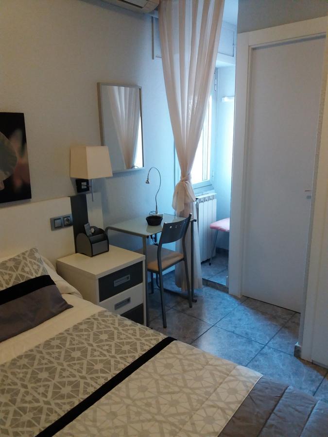 Hostal La Pilarica Paterna Zimmer foto