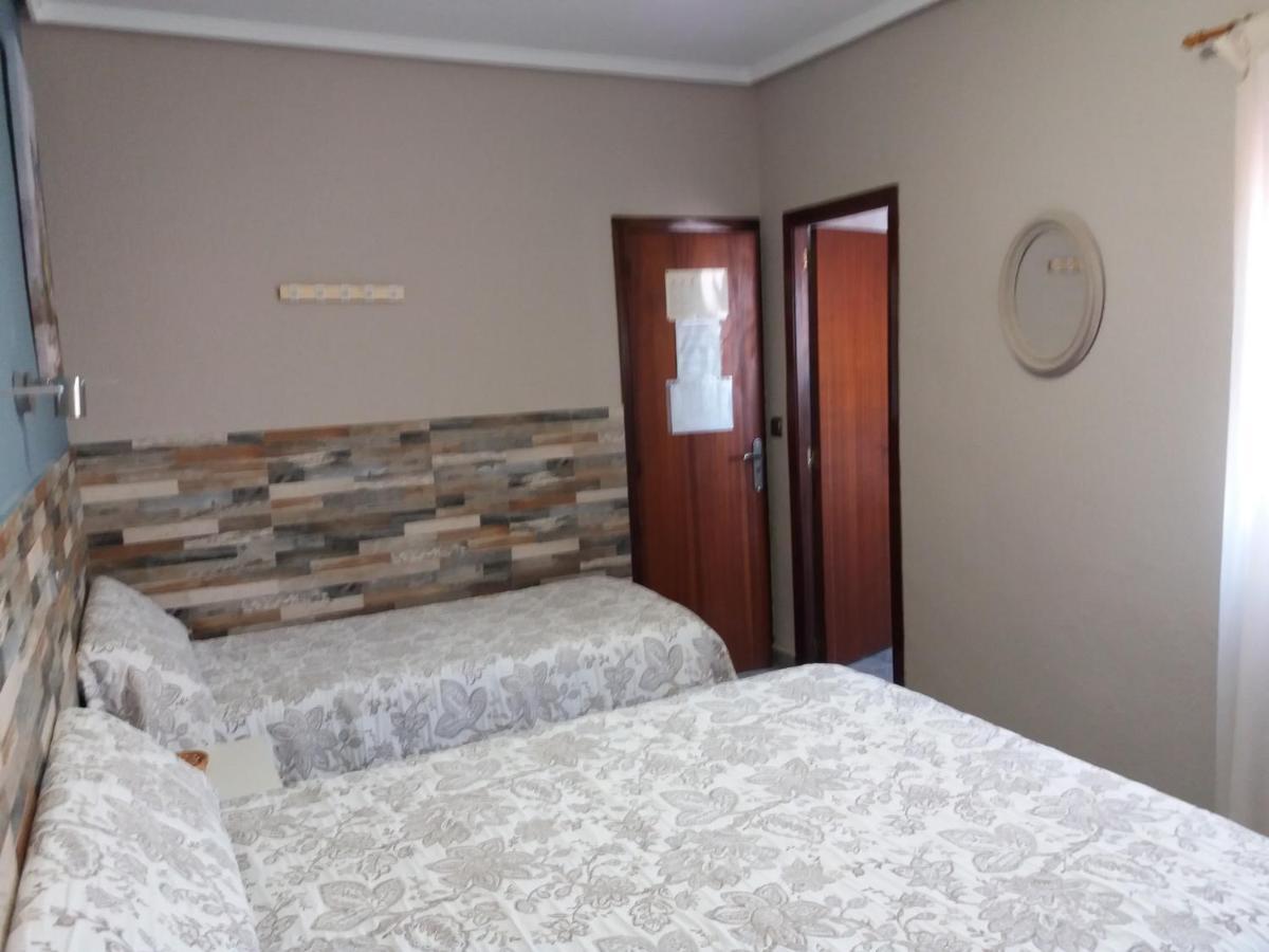 Hostal La Pilarica Paterna Zimmer foto